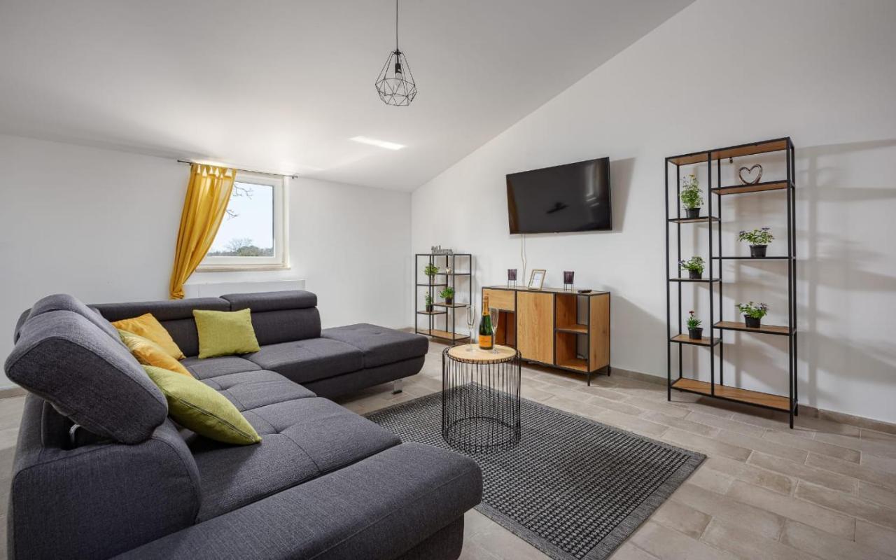 Divšići Apartments Valeria מראה חיצוני תמונה